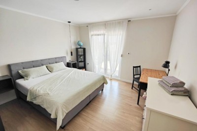 Novigrad, kuća sa bazenom i lijepim vrtom samo 2km od mora 13