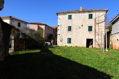 Istrian estate in a quiet location with lots of potential 6