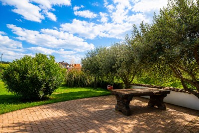 Poreč – Casa a Piano Terra con Piscina e Ampio Giardino 18