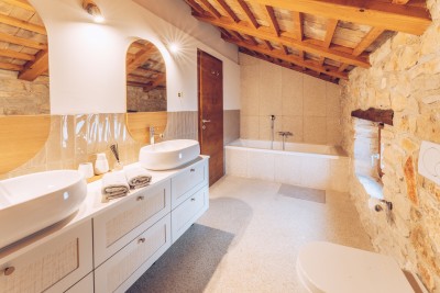 Novigrad okolica, unikatna kamena vila s bazenom 10