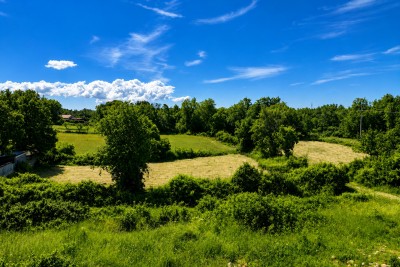Building Land Near Poreč – 692 m² in a Quiet Location, Only 7 km from 3