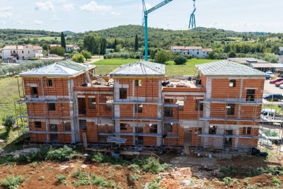 Mediterranes Endreihenhaus mit Garten – ruhige Lage, 2 km vom Meer und dem Zentrum von Poreč entfernt - in Bau 15