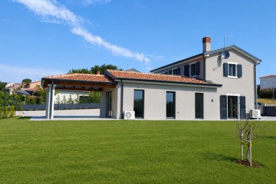Mediterranean Stone Villa with Panoramic Views and Spacious Yard 3