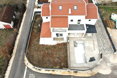 Semi-detached house near the city center and beaches