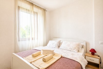 Novigrad area, stone terraced house 800 m from the sea 9