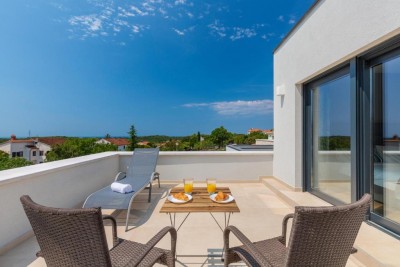 Moderna vila s pogledom na more u Poreču 32