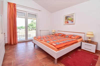 Ekskluziva! Dvojna kuća s bazenom i pogledom na more 18