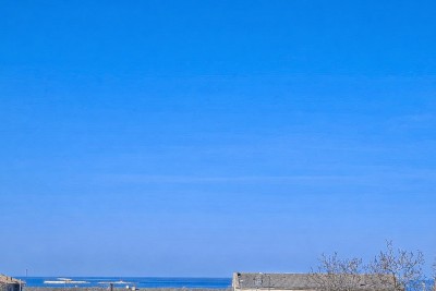 Prostran stan u centru grada s pogledom na more, svega 100 m od mora 9