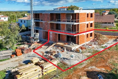 Spacious apartment with covered terrace and large garden – near Poreč - under construction
