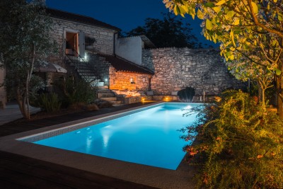 Središnja Istra, Obnovljena kamena vila s bazenom 44