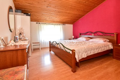 Investicijska prilika: kuća s građevinskim zemljištem za izgradnju 7 stanova, svega 700 m od mora 17