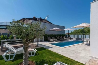 House with pool and sea view near Poreč 27