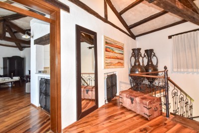 Autentica villa in pietra istriana con vista panoramica 23