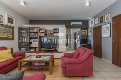 Apartment near the school, 500 m from the sea and the center