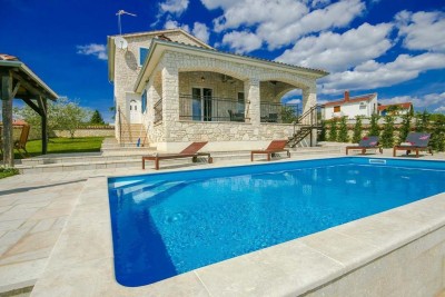 Bella villa in pietra con piscina 3