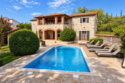 Poreč okolica, predivna kamena vila sa velikim vrtom