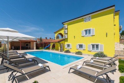 Comfortable apartment house with pool near Porec 3