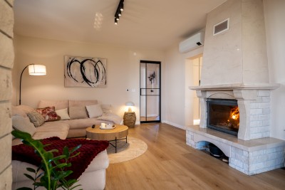 Casa familiare con ampio terreno edificabile in una zona tranquilla vicino a Parenzo 3