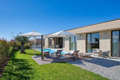 Moderna luksuzna vila s bazenom i panoramskim pogledom na more 6