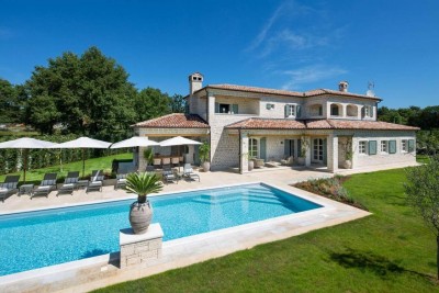 Luxury stone villa with swimming pool and sports area 7