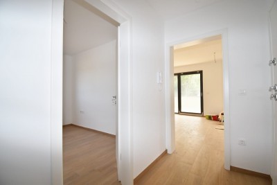 New apartment on the ground floor with a garden near the city 3