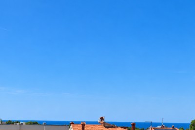 Prostran stan s 3 spavaće sobe i panoramskim pogledom na more, 500 m od mora 27