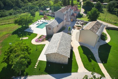 Autentično istarsko imanje smješteno na prostranom zemljištu 7